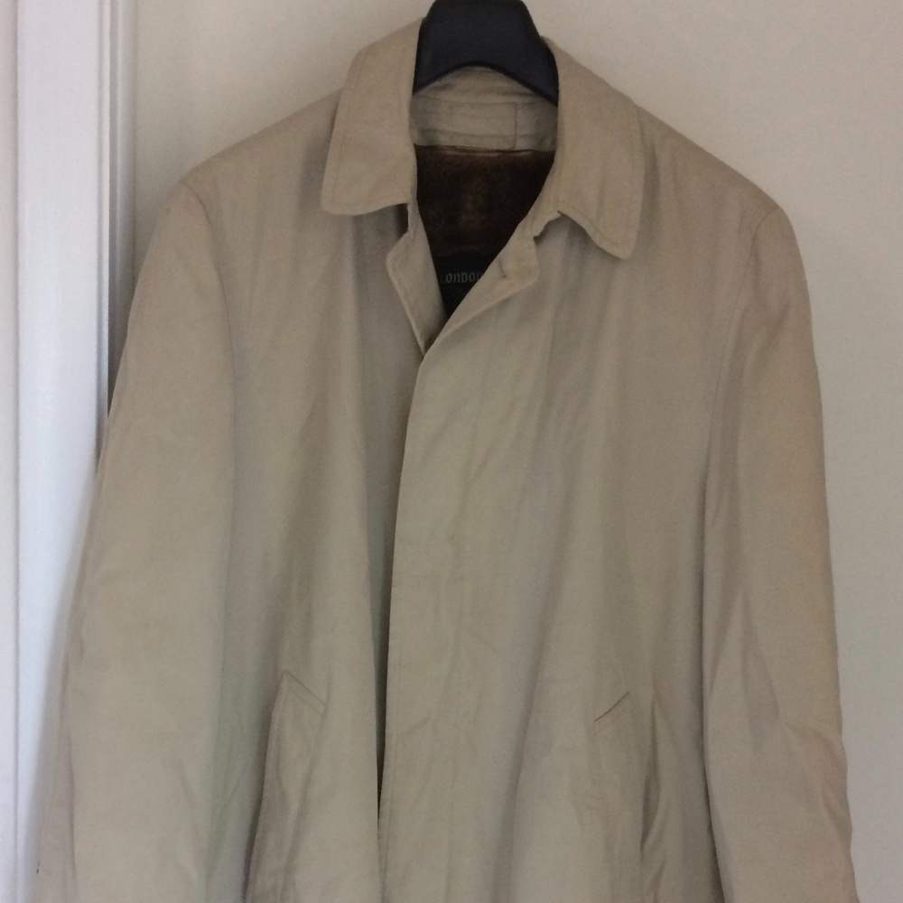 LONDON FOG RAIN COAT WITH ZIP OUT LINING